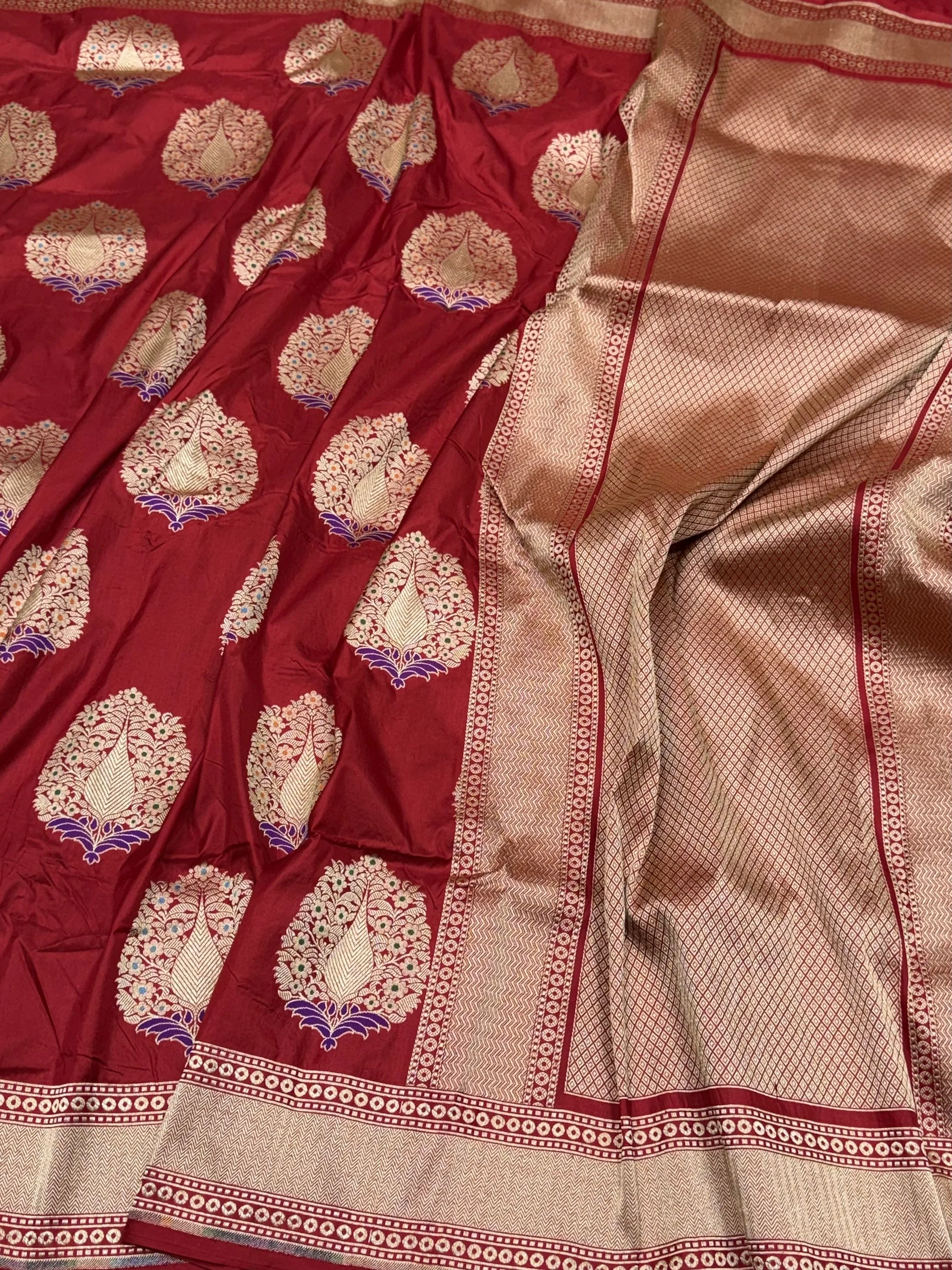 Red Banarasi Tilfi Minakari Pure Katan Silk Saree | Pure Silk | Minakari Work | Cutwork Technique | Banarasi Katan Silk Saree - Image 3