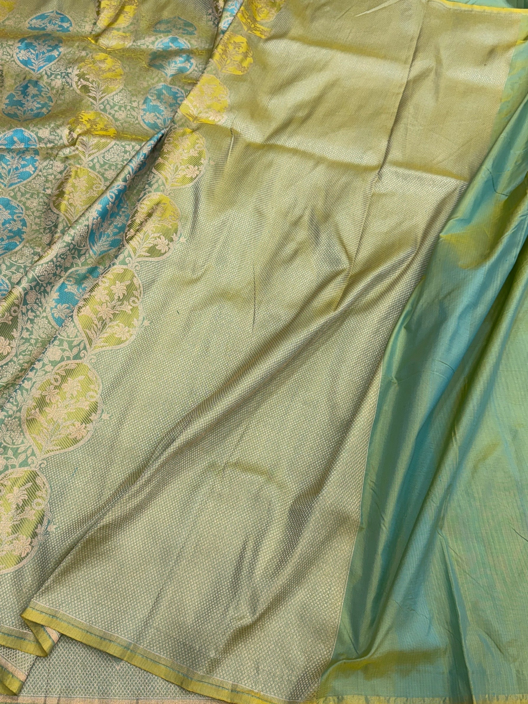 Banarasi Minakari Pure Silk Brocade Saree | 100% Pure Katan Silk Handwoven in Banaras - Image 5