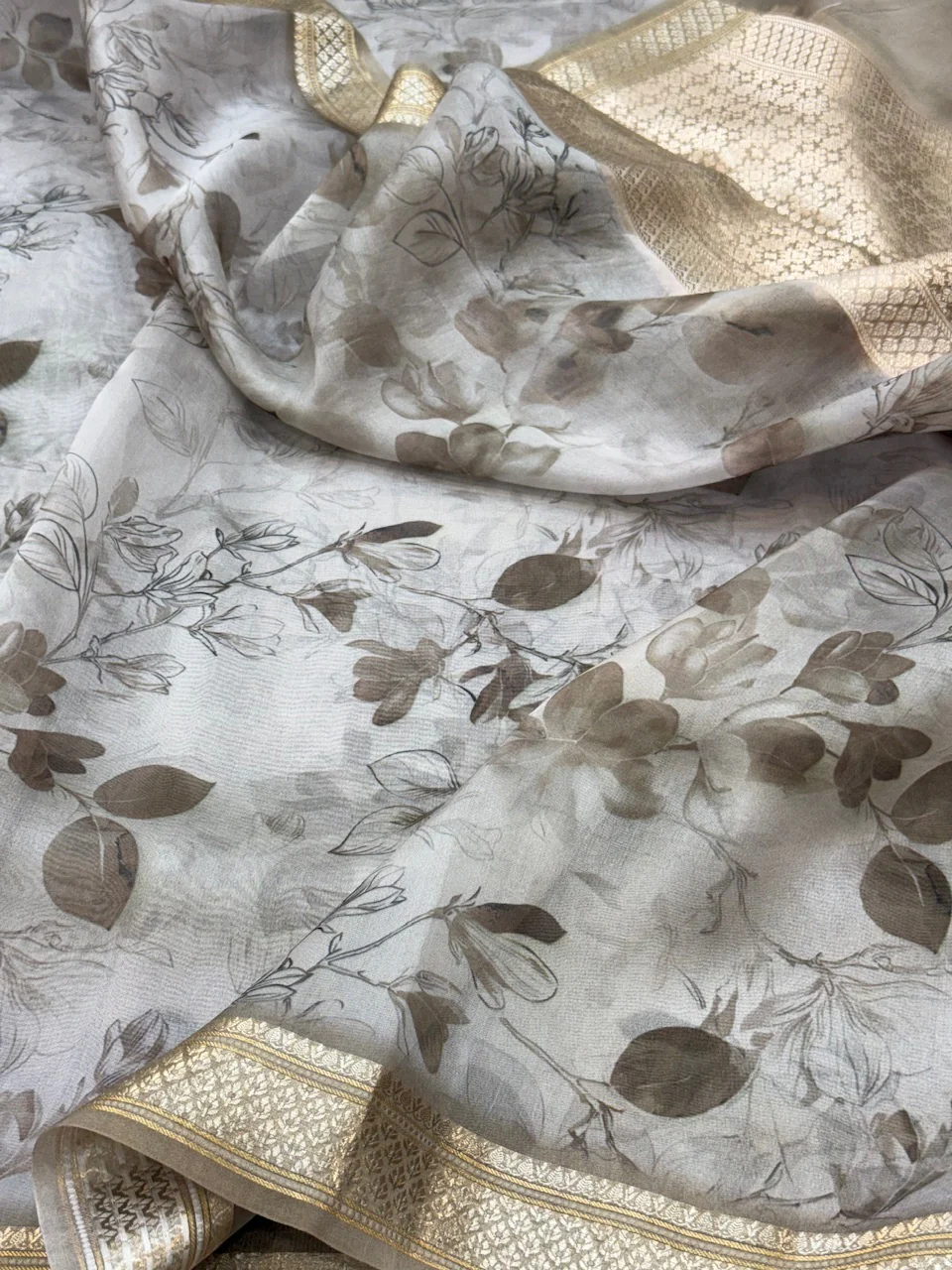 Printed Pure Organza Silk Saree - Image 9
