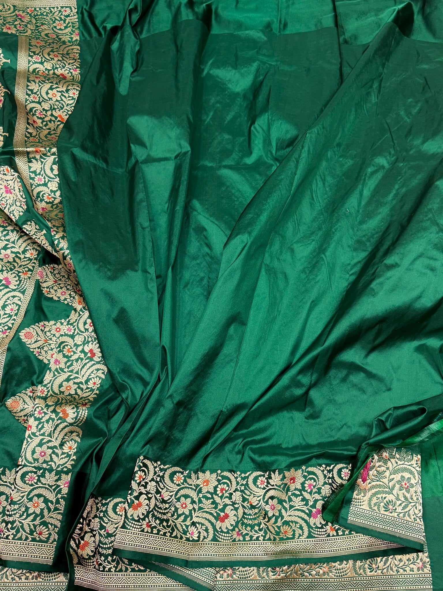 Emerald Green Handwoven Pure Banarasi Katan Silk Saree | Kadwa Weave | Intricate Border Design | Pure Silk Handloom Saree - Image 2