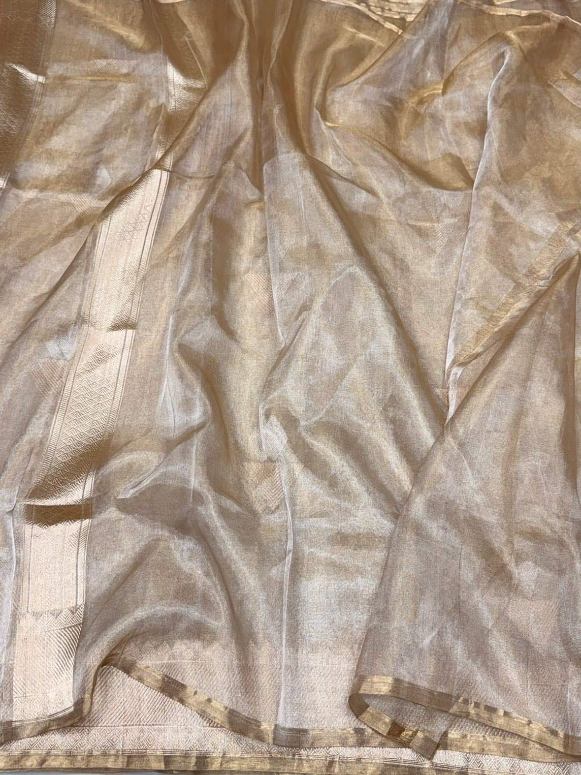 Champagne Gold Handwoven Pure Banarasi Tissue Saree – Kadwa Weave, Pure Tissue Saree - Image 2