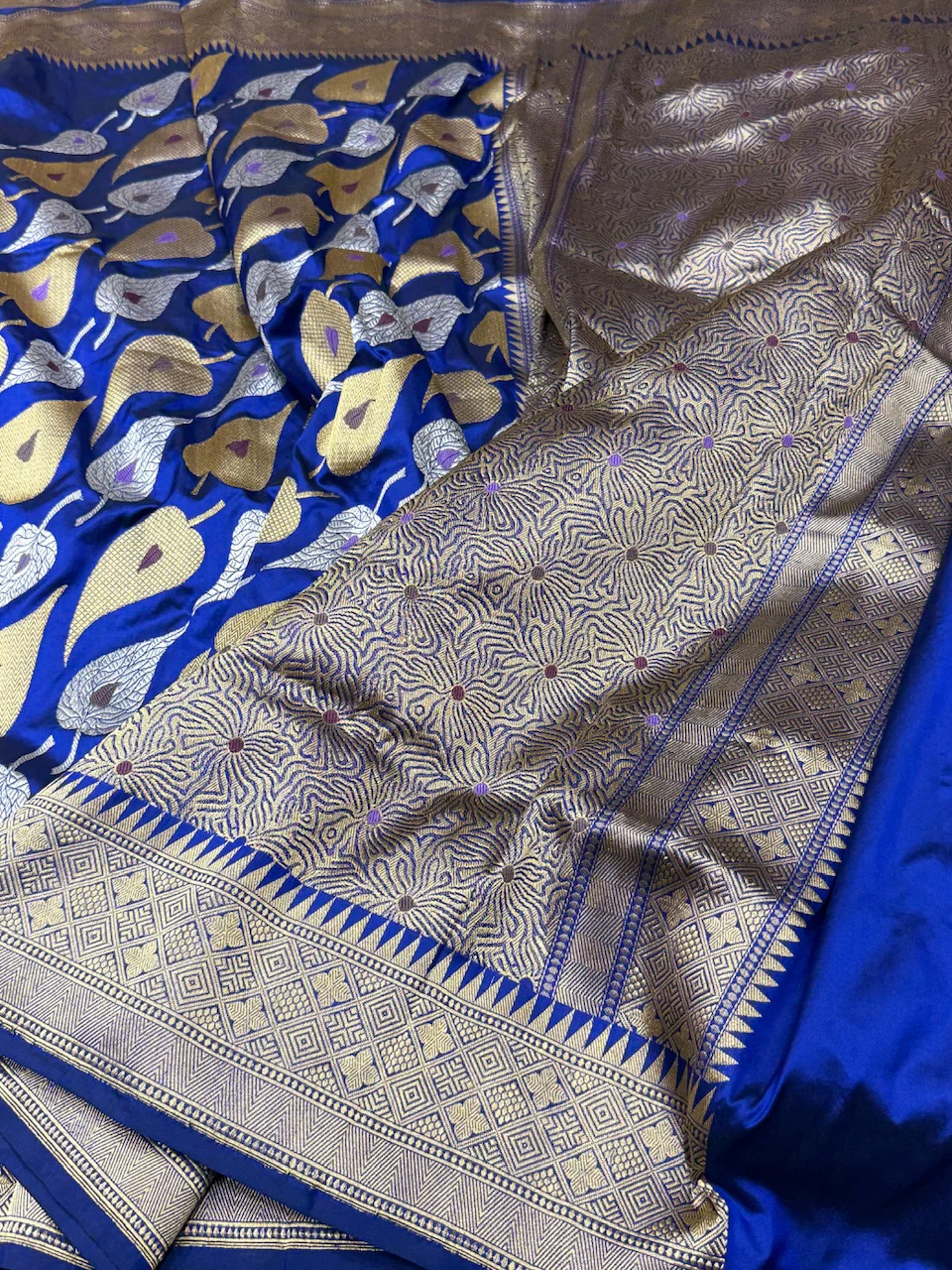 Royal Blue Handwoven Banarasi Pure Silk Saree - Image 2