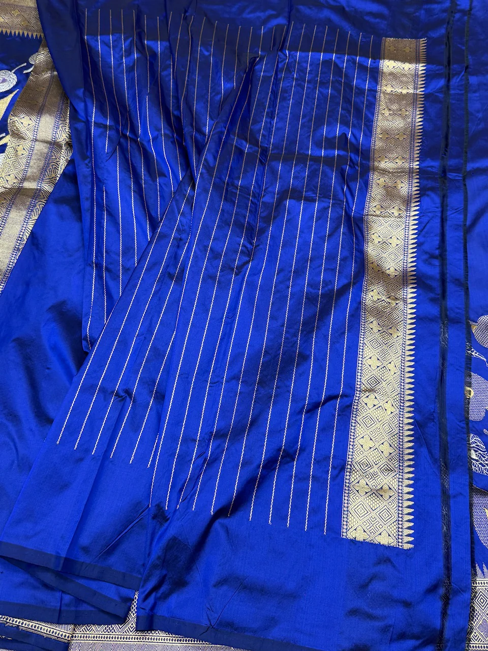Royal Blue Handwoven Banarasi Pure Silk Saree - Image 4