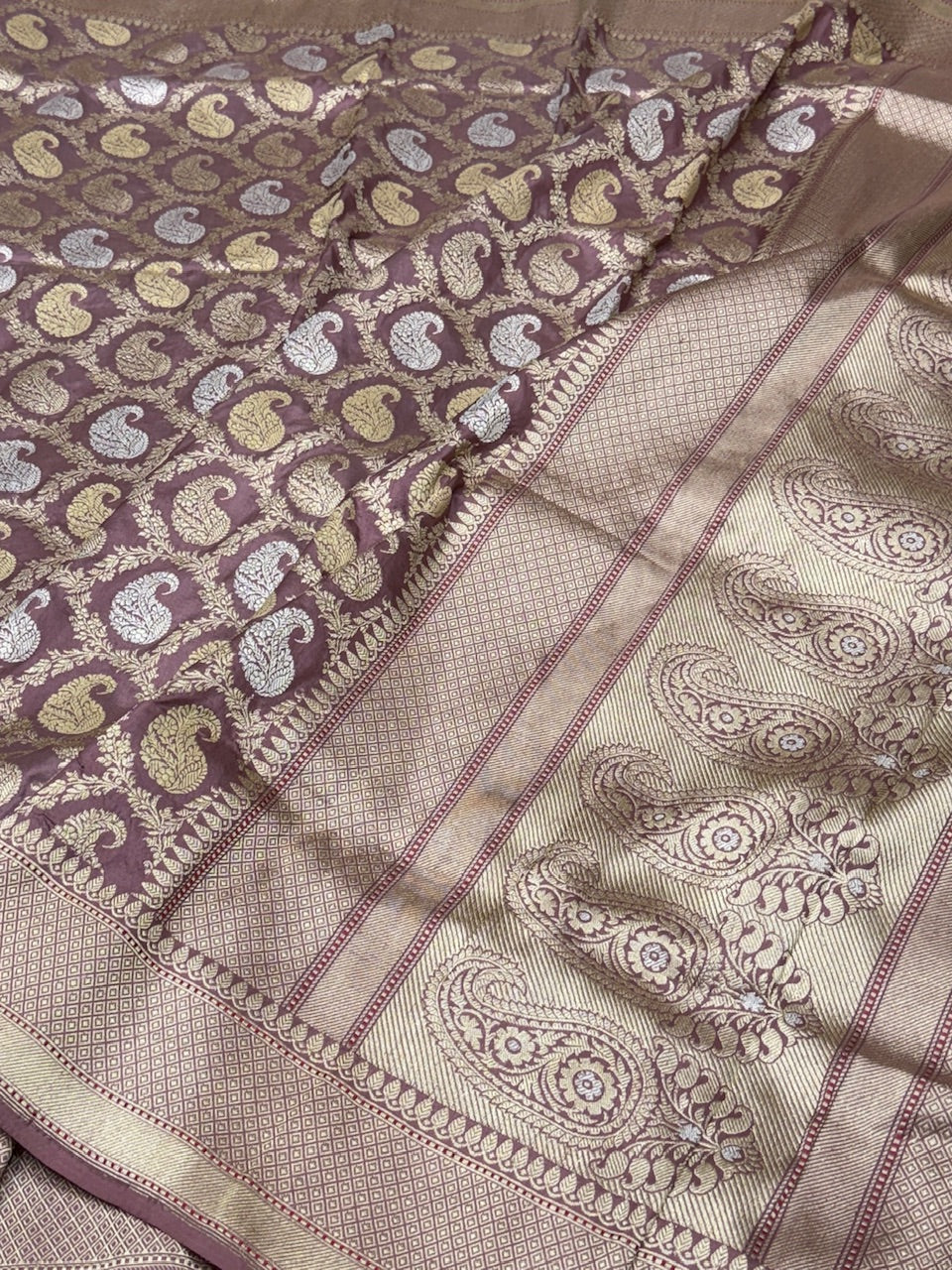 Gajiri Pink Handwoven Banarasi Pure Silk Saree - Image 2