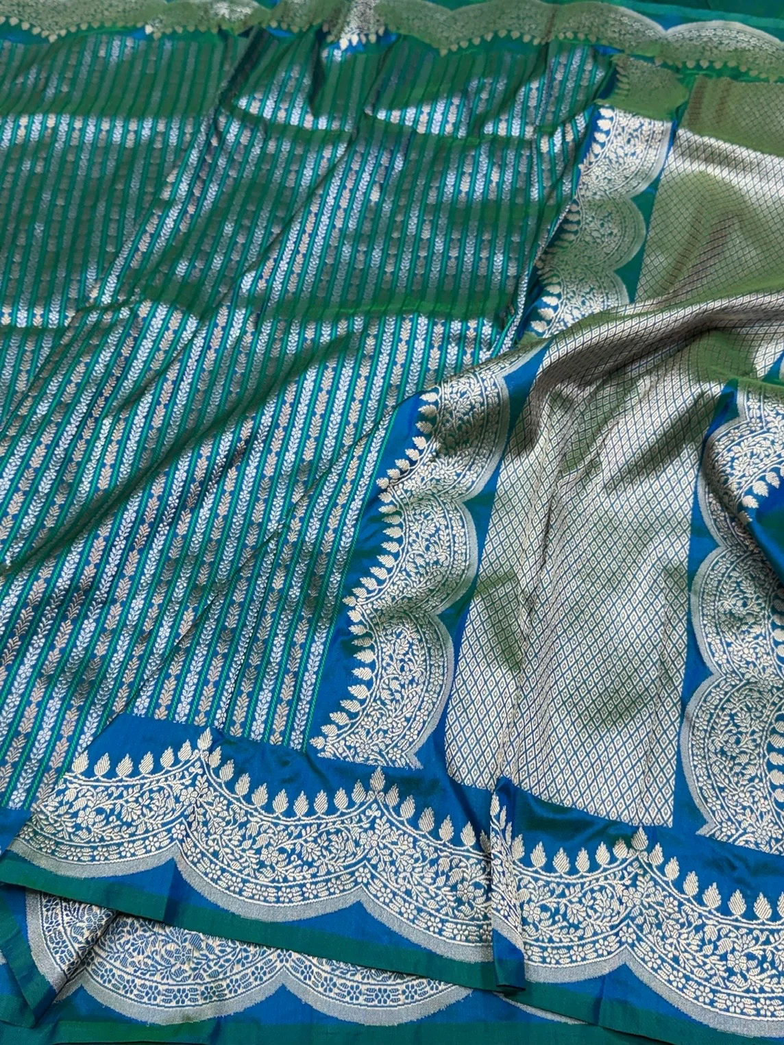 Peacock Blue Handwoven Banarasi Scallop Border Katan Silk Saree – Luxury Kadwa Handloom Wedding & Festive Saree - Image 3