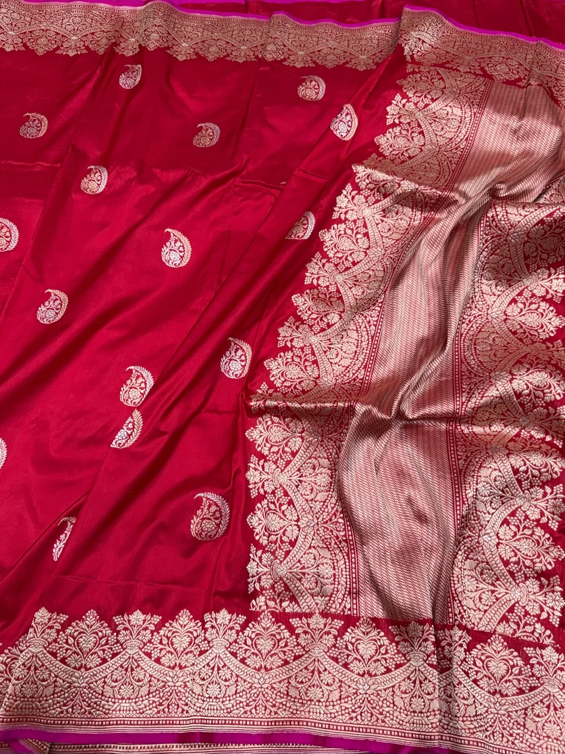 Red Handwoven Banarasi Pure Silk Saree - Image 2