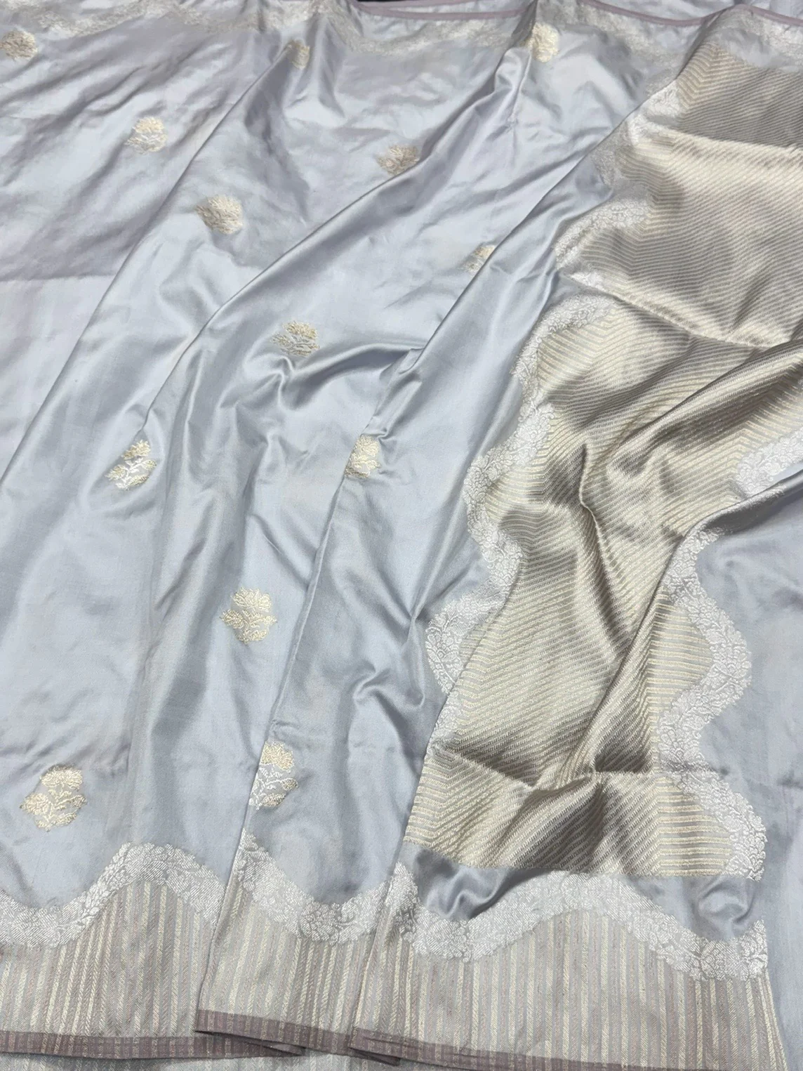 Cool Grey Handwoven Pure Banarasi Ektara Silk Saree - Image 3