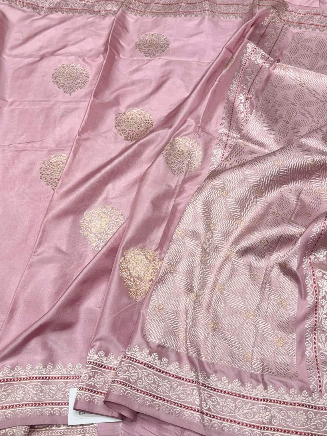 Powder Pink Handwoven Pure Banarasi Ektara Silk Saree - Image 3