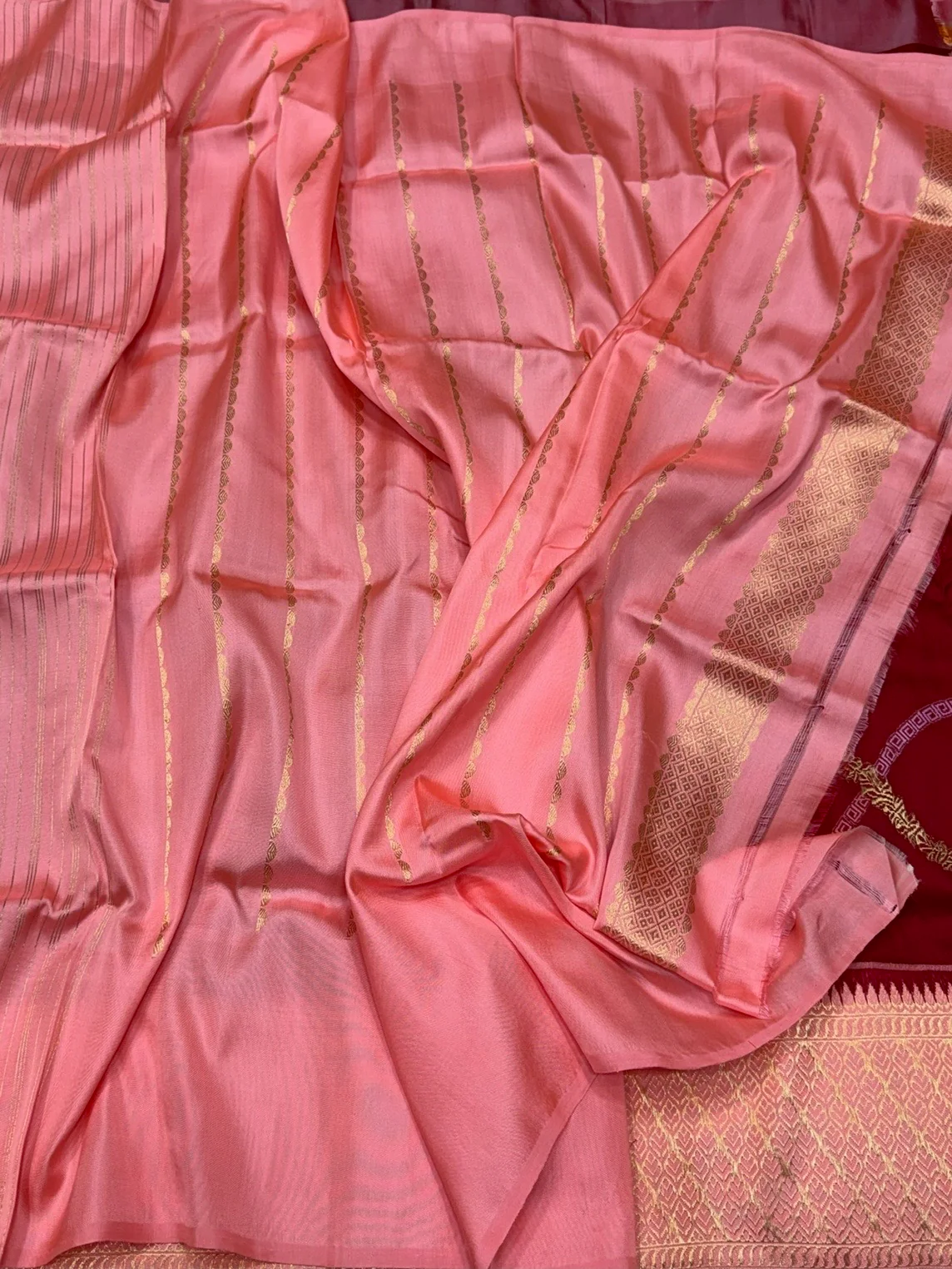 Red Handwoven Pure Banarasi Ektara Silk Saree - Image 2