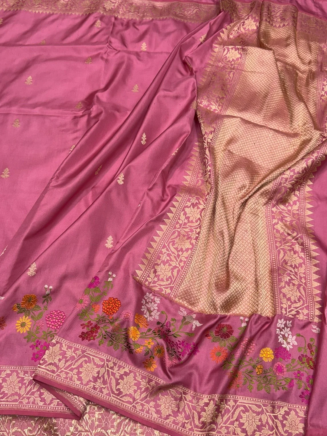 Gajiri Pink Handwoven Pure Banarasi Ektara Silk Saree - Image 3