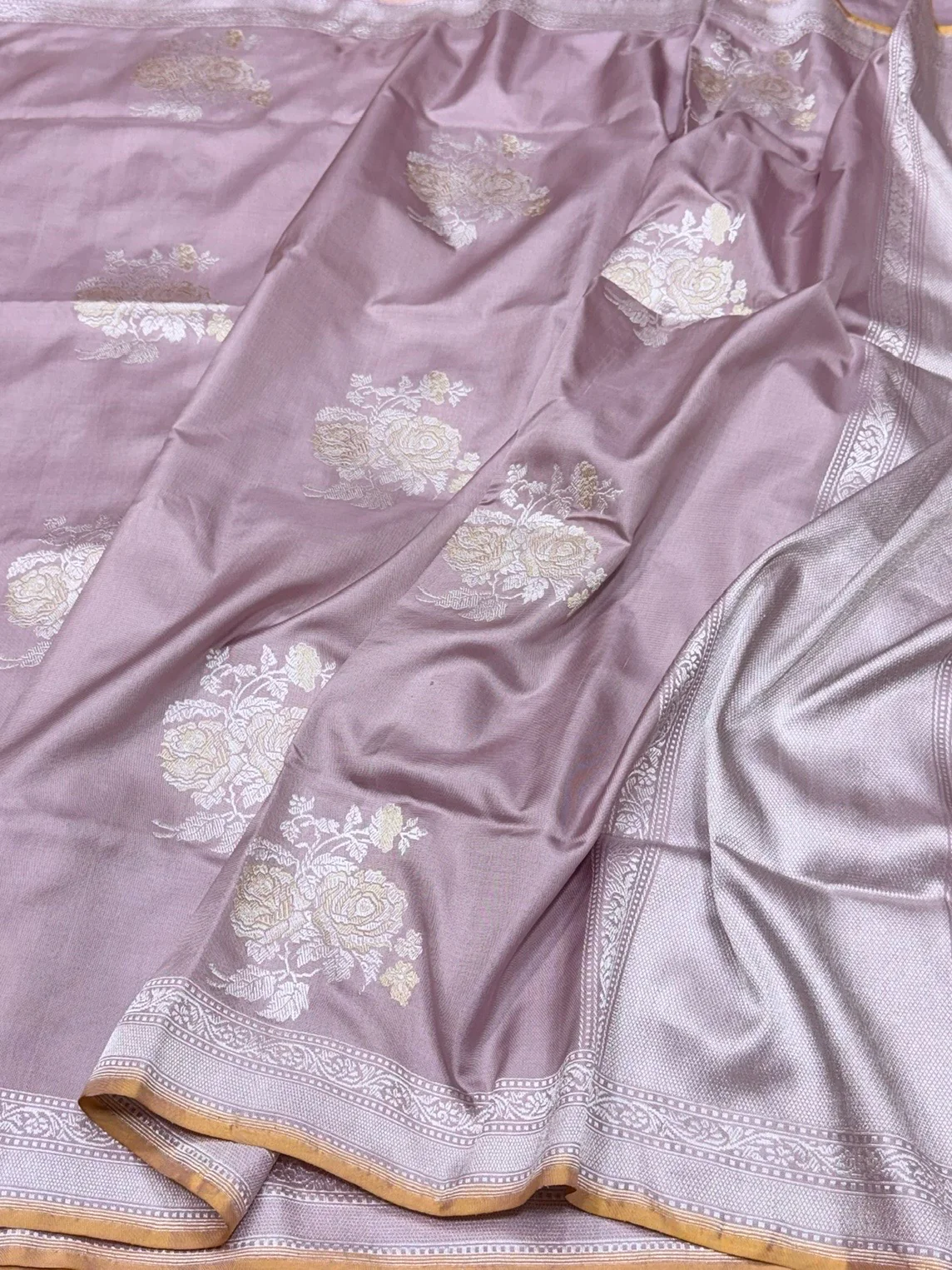 Lilac Handwoven Pure Banarasi Ektara Silk Saree - Image 3