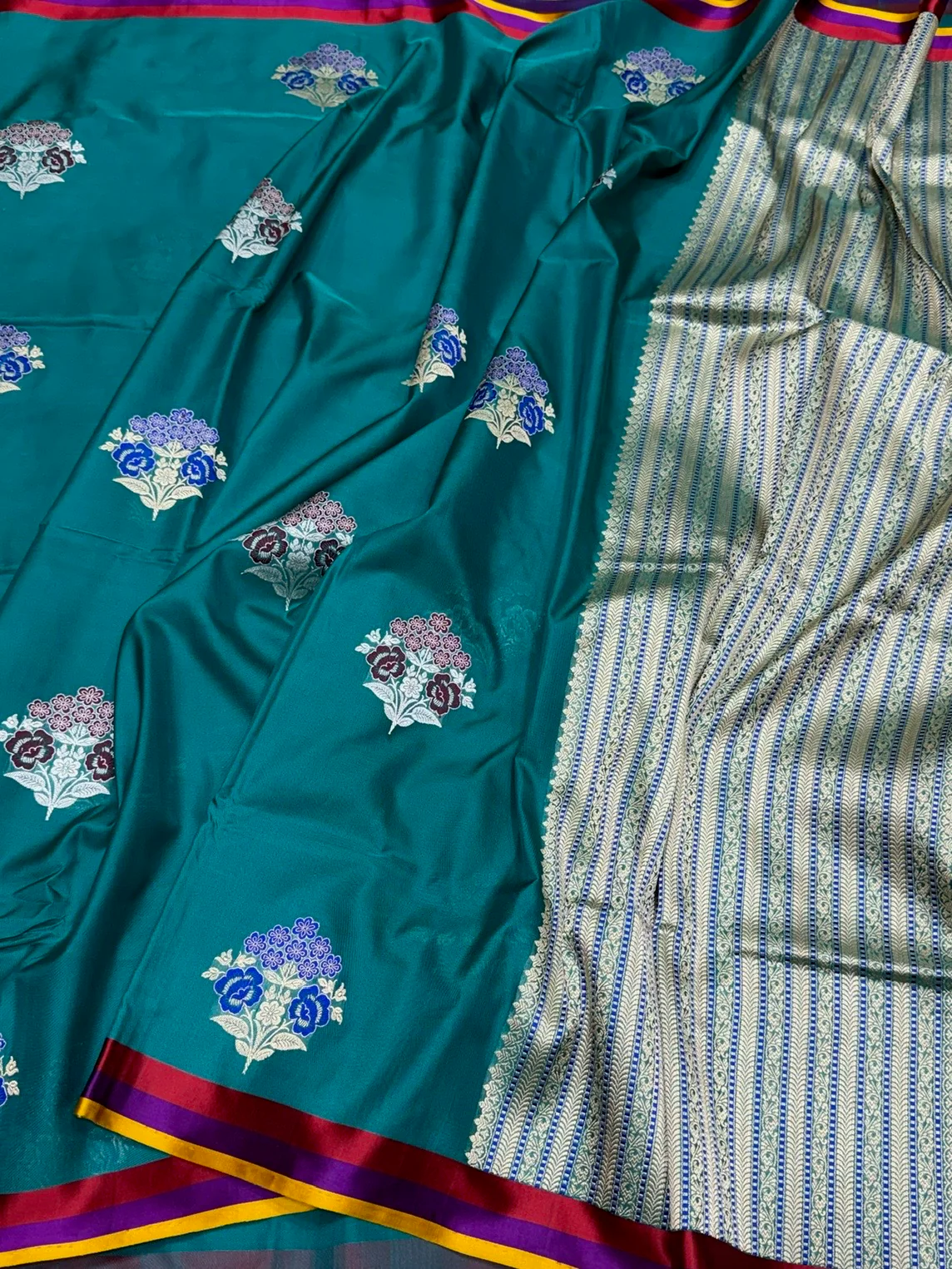 Teal Green Handwoven Pure Banarasi Ektara Silk Saree - Image 3