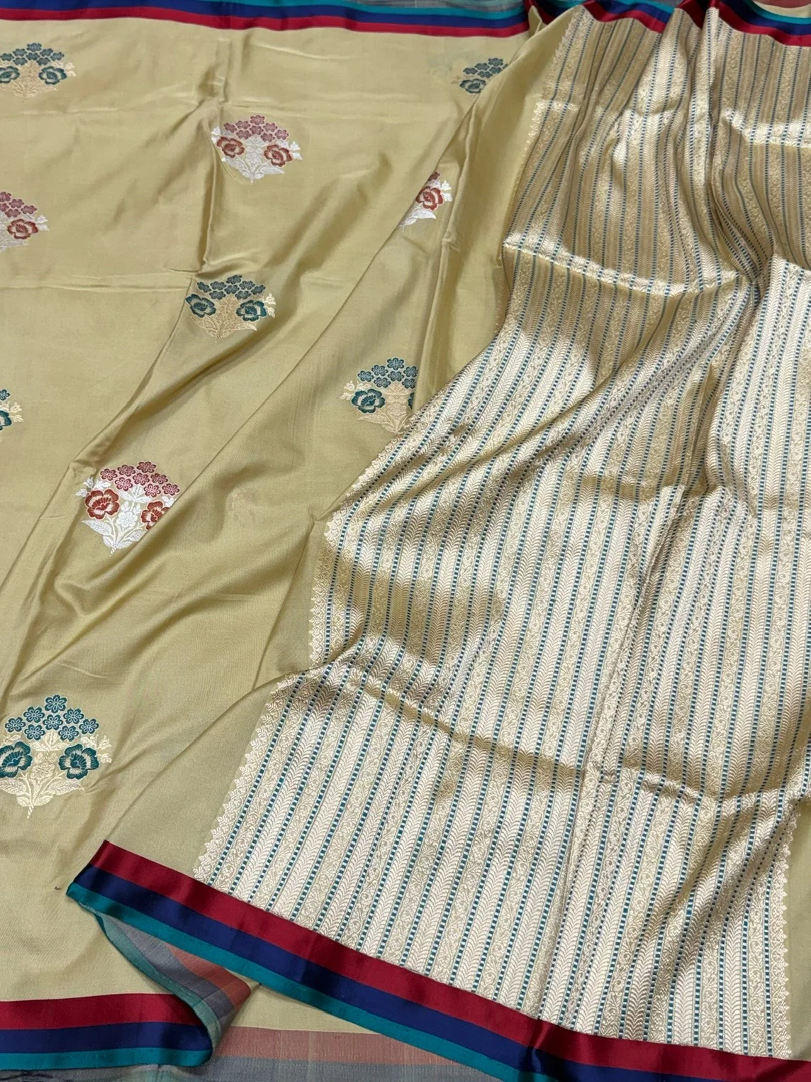 Beige Handwoven Pure Banarasi Ektara Silk Saree - Image 3