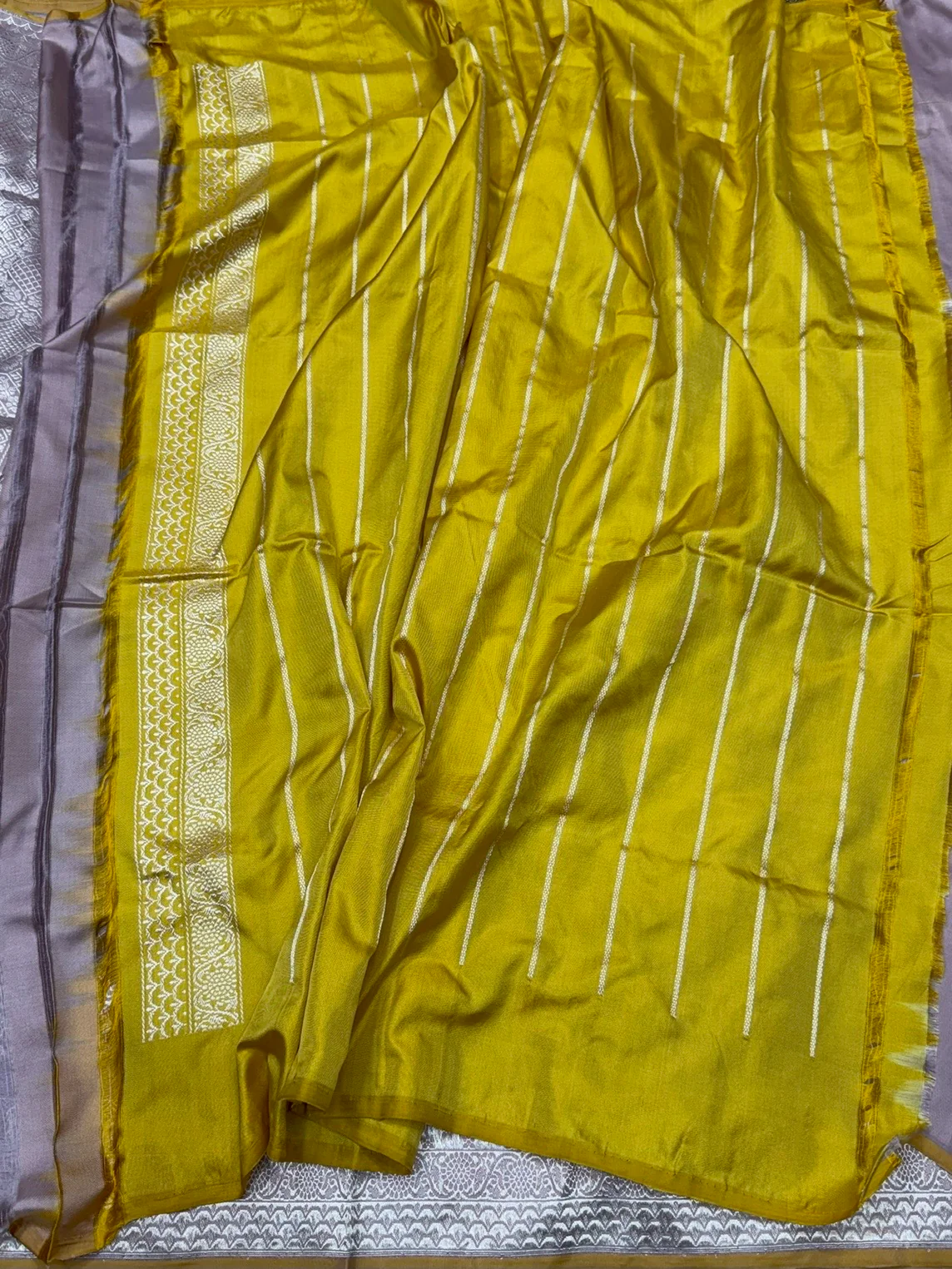 Mauve Handwoven Pure Banarasi Ektara Silk Saree - Image 2