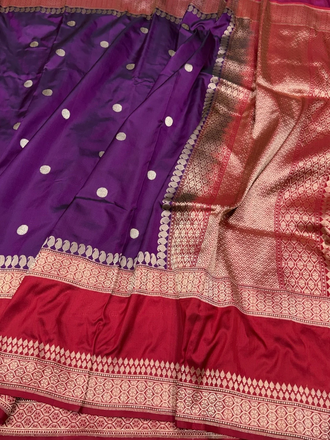 Magenta Handwoven Pure Banarasi Ektara Silk Saree in Kadwa Weave – 100% Pure Mulberry Silk - Image 3