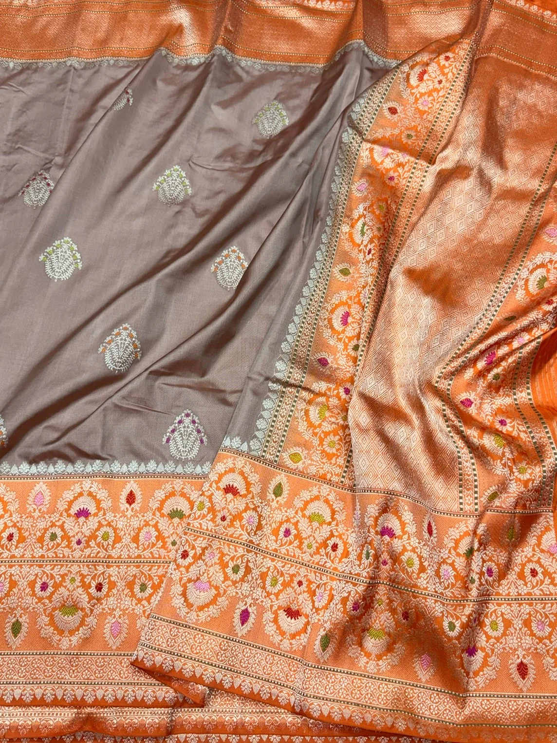 Chiku & Orange Handwoven Pure Banarasi Ektara Silk Saree – Kadwa Iktara Weave, Pure Mulberry Silk - Image 3