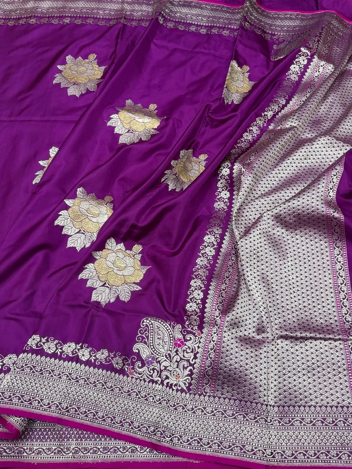 Magenta Pink Handwoven Pure Banarasi Ektara Silk Saree – Kadwa Technique | Authentic Banaras Handloom - Image 2