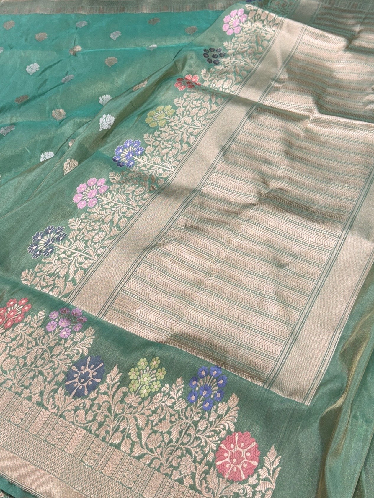Sea Green Handwoven Pure Banarasi Tissue Saree - Image 3