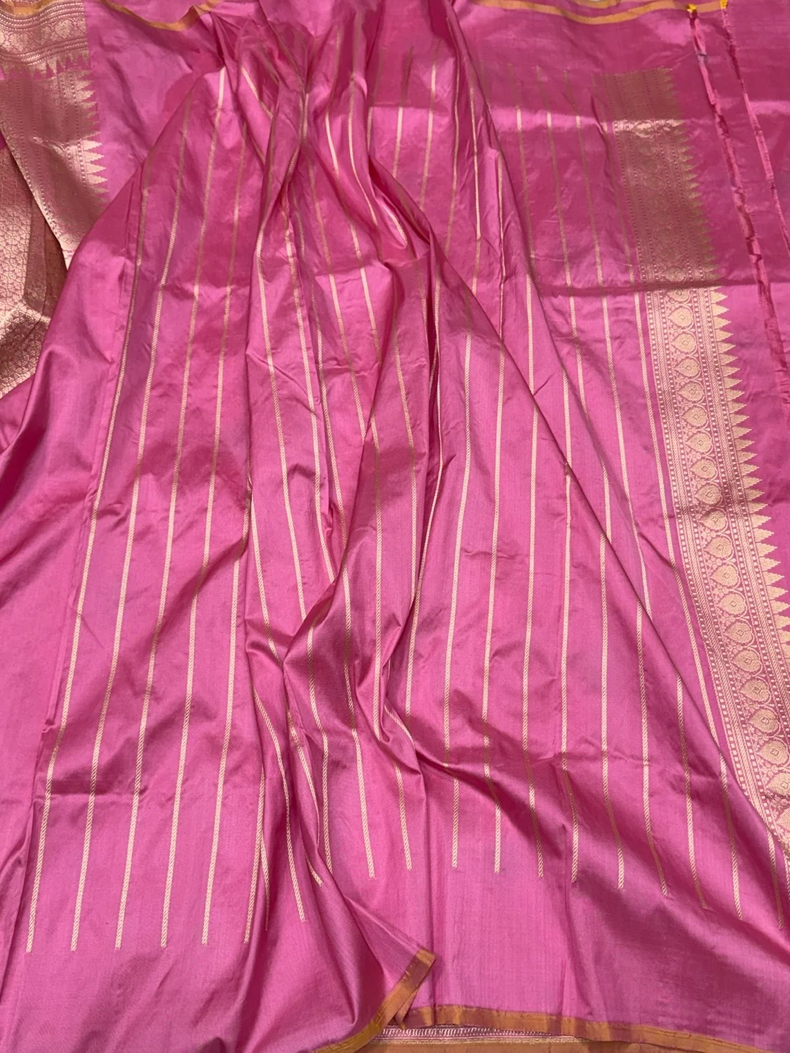 Gajiri Pink Handwoven Pure Banarasi Katan Silk Saree – Authentic Kadwa Weave - Image 2