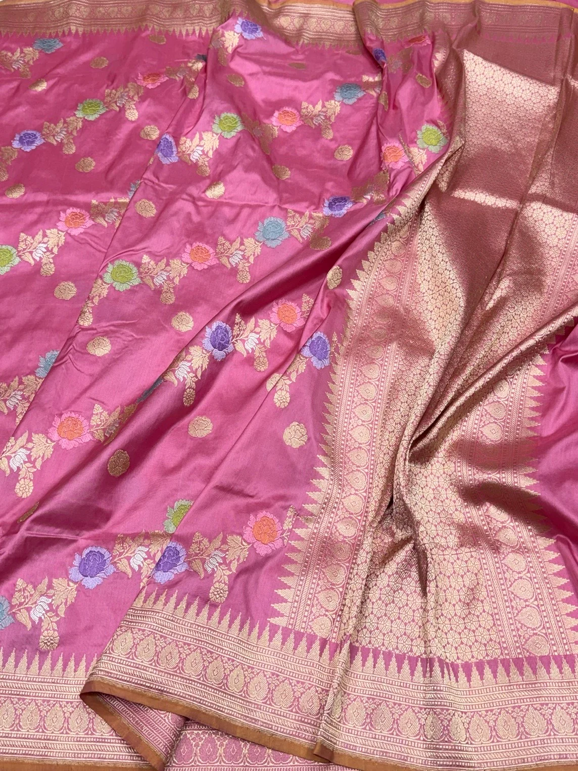 Gajiri Pink Handwoven Pure Banarasi Katan Silk Saree – Authentic Kadwa Weave - Image 3