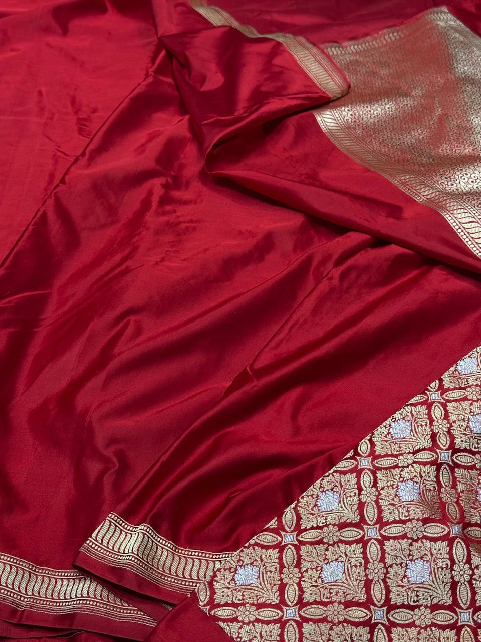 Red Handwoven Pure Banarasi Satin Silk Saree – Kadwa Weave, Pure Satin Silk