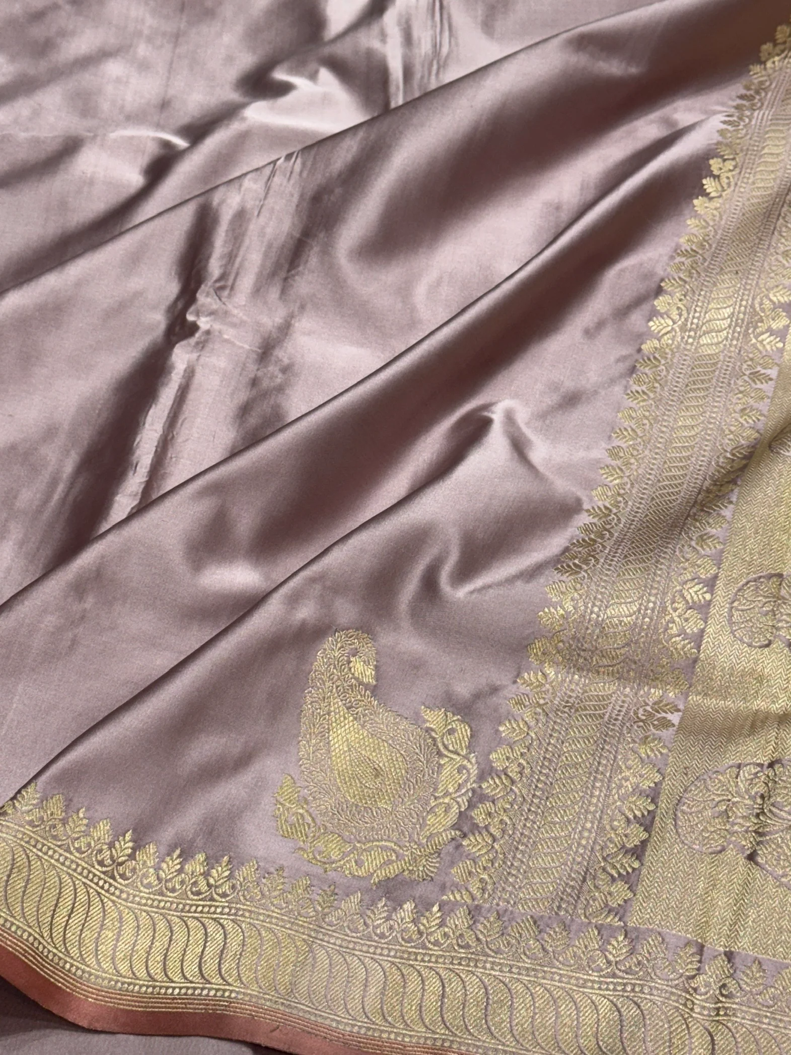 Lilac Handwoven Pure Banarasi Mashru Satin Silk Saree