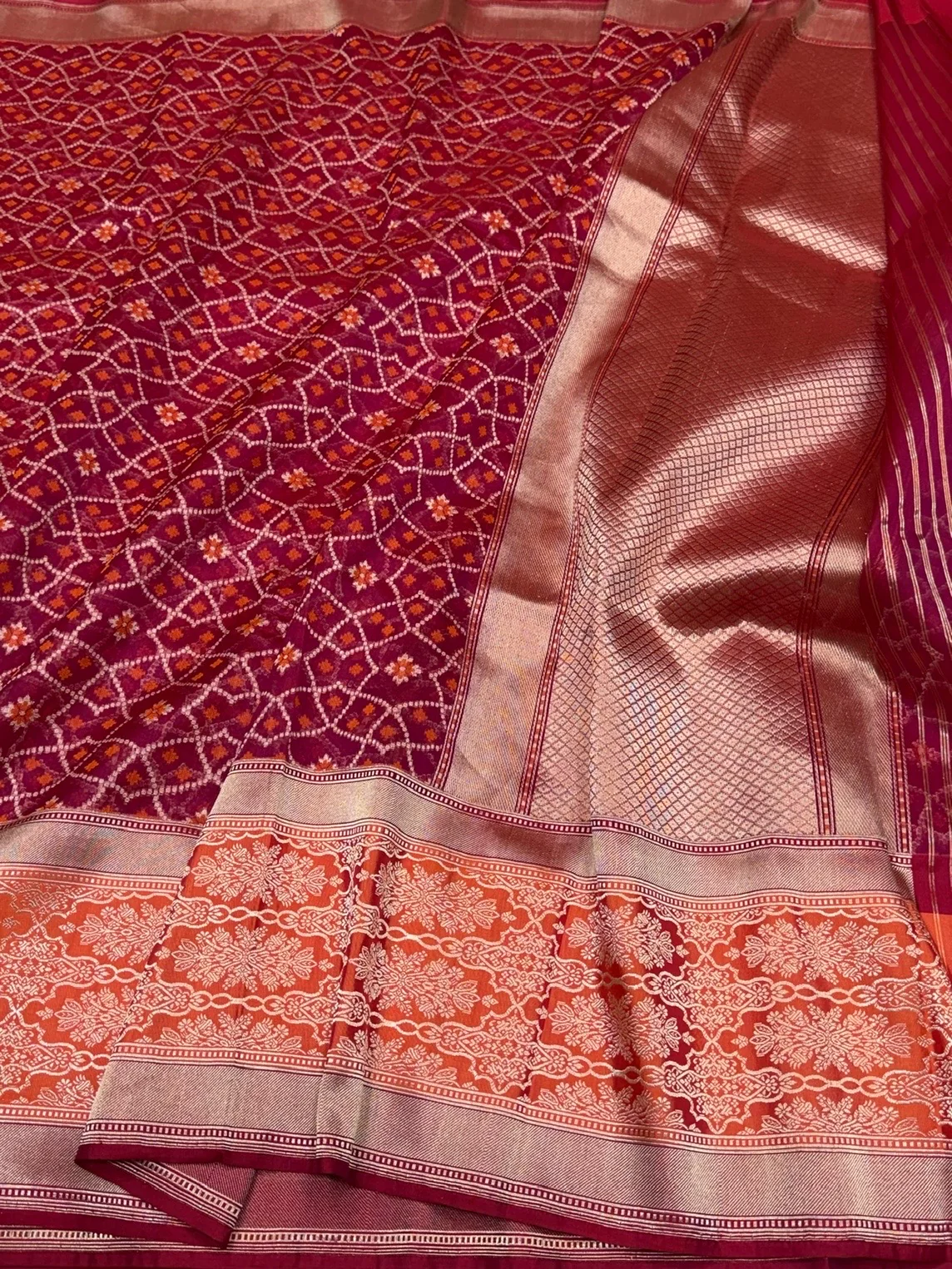 Red Handwoven Pure Banarasi Organza Silk Saree in Kadwa Weave | 100% Pure Kora Silk - Image 3