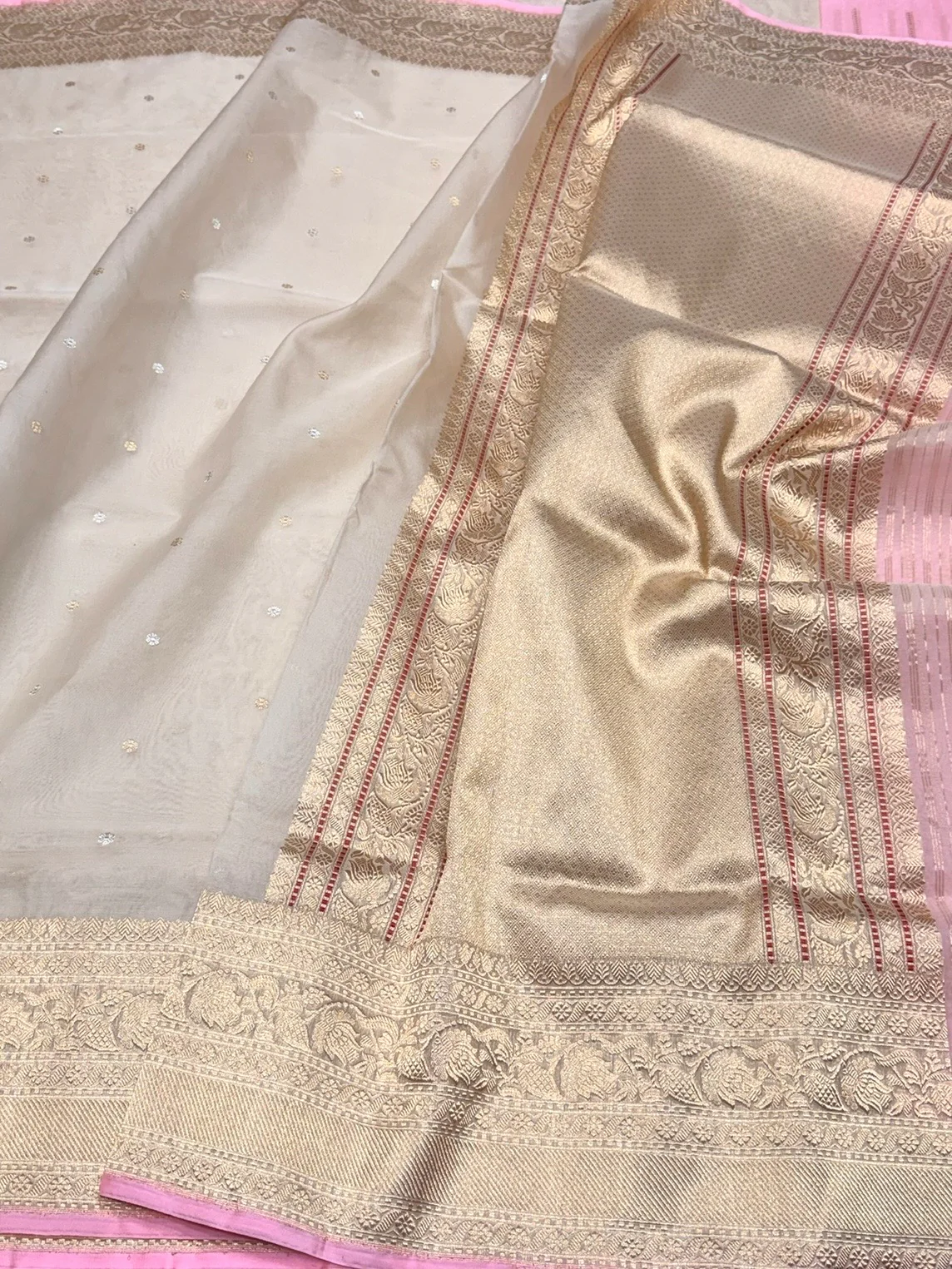 Ivory Handwoven Pure Banarasi Organza Silk Saree – Kadwa Weave in Kora Mulberry Silk - Image 3