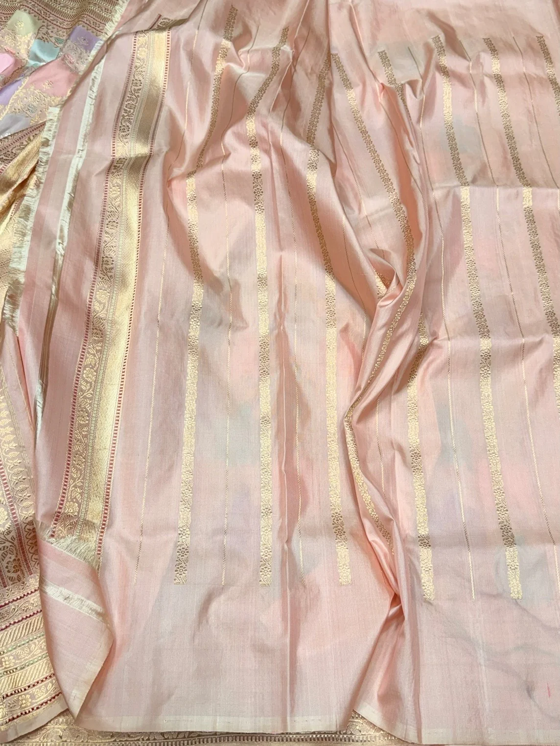 Peach Pink Handwoven Pure Banarasi Rangkaat Silk Saree – Pure Katan Silk | Rangkaat Technique | Luxury Banarasi Saree - Image 2
