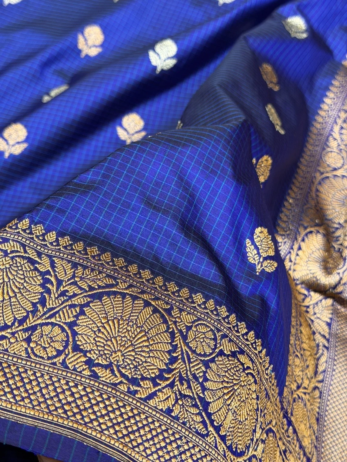 Handwoven Pure Banarasi Saree in Katan Silk – Traditional Checks Weave - Image 11