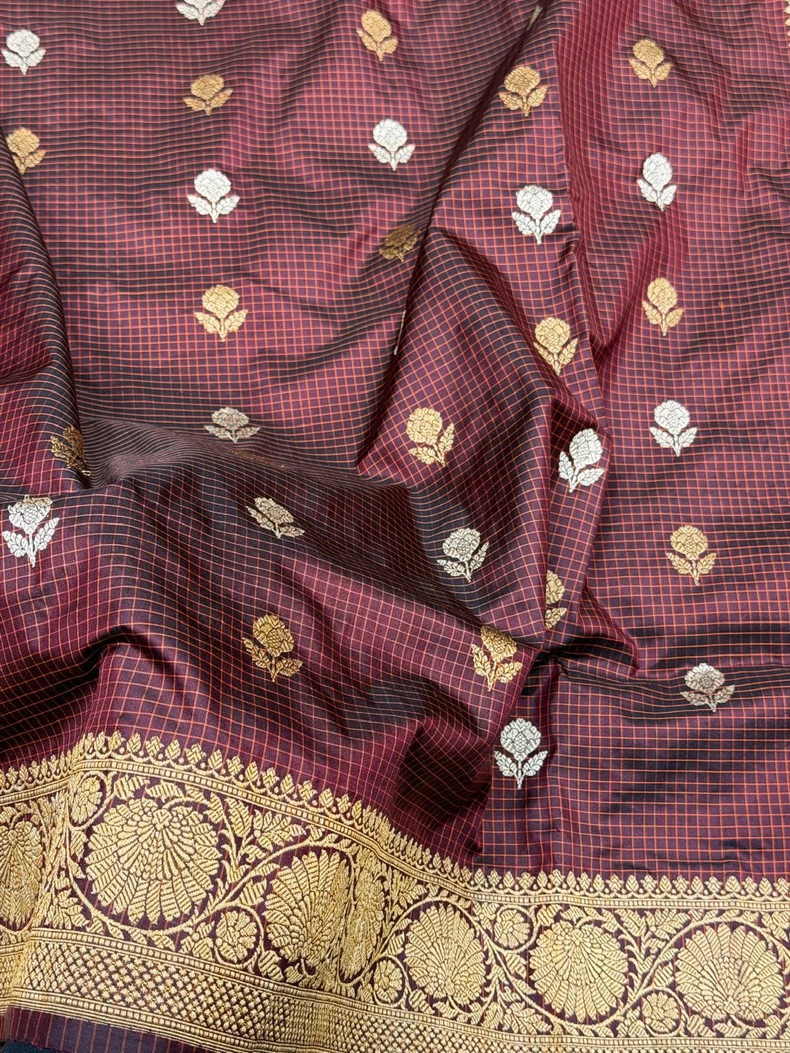 Handwoven Pure Banarasi Saree in Katan Silk – Traditional Checks Weave - Image 2
