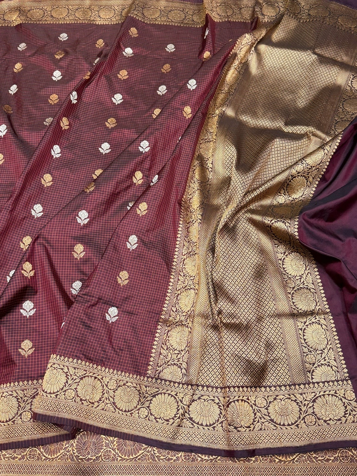 Handwoven Pure Banarasi Saree in Katan Silk – Traditional Checks Weave - Image 4