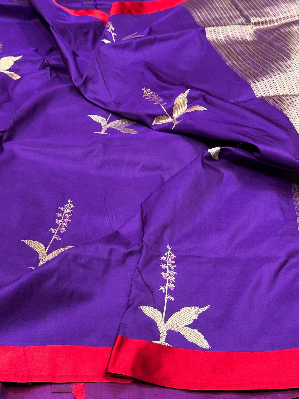 Purple Handwoven Pure Banarasi Satin Border Silk Saree