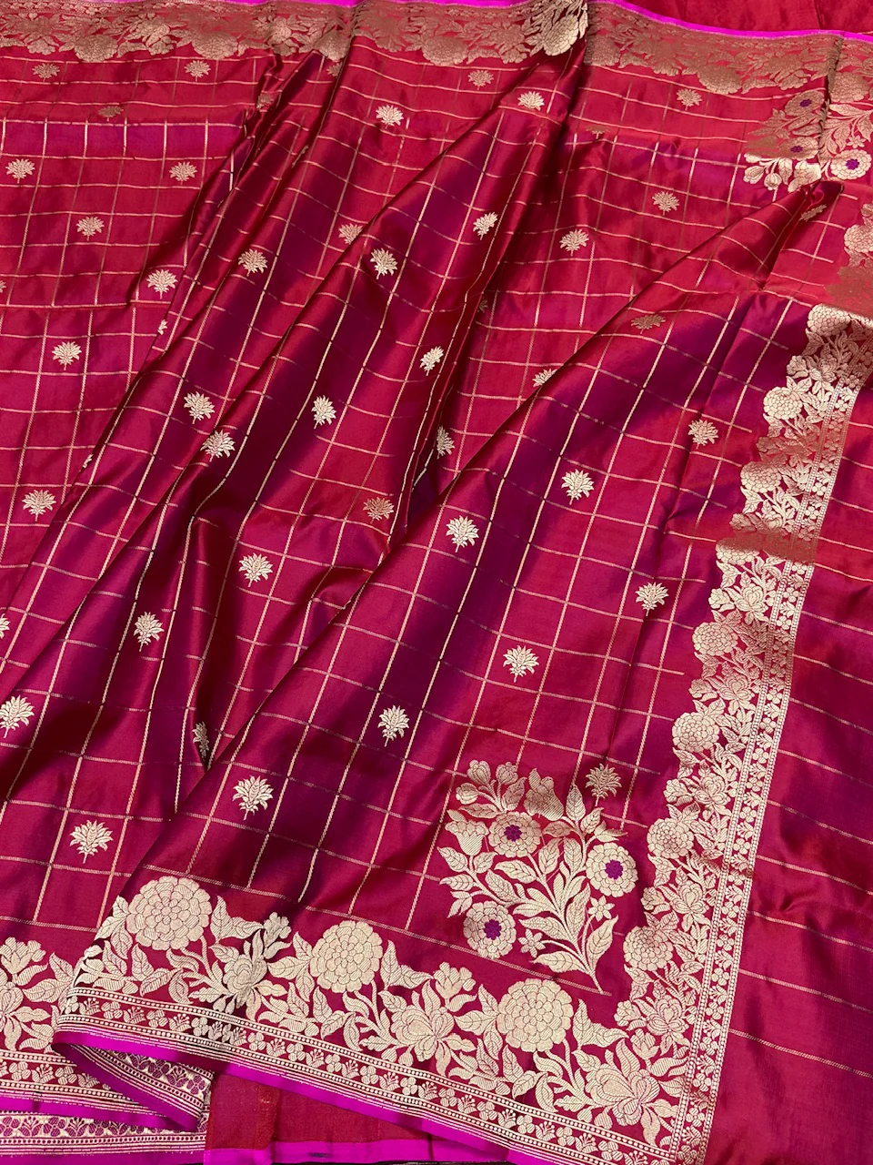 Red Handwoven Pure Banarasi Satin Silk Saree - Image 3