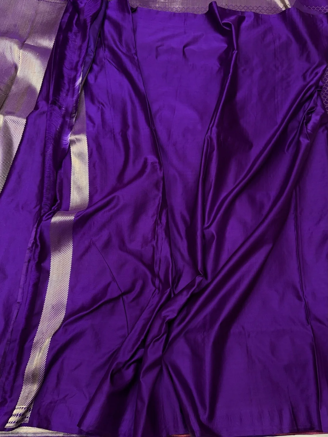 Purple Handwoven Pure Banarasi Satin Tanchoi Silk Saree - Image 2
