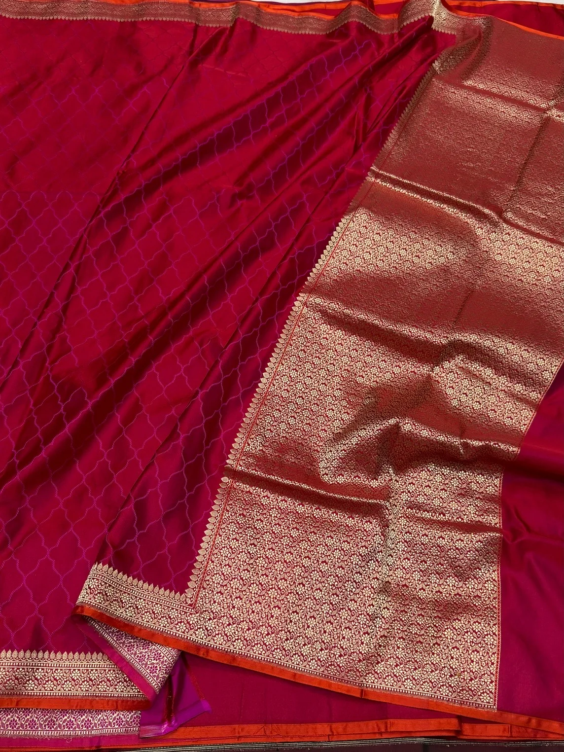 Red Handwoven Pure Banarasi Satin Tanchoi Silk Saree - Image 2