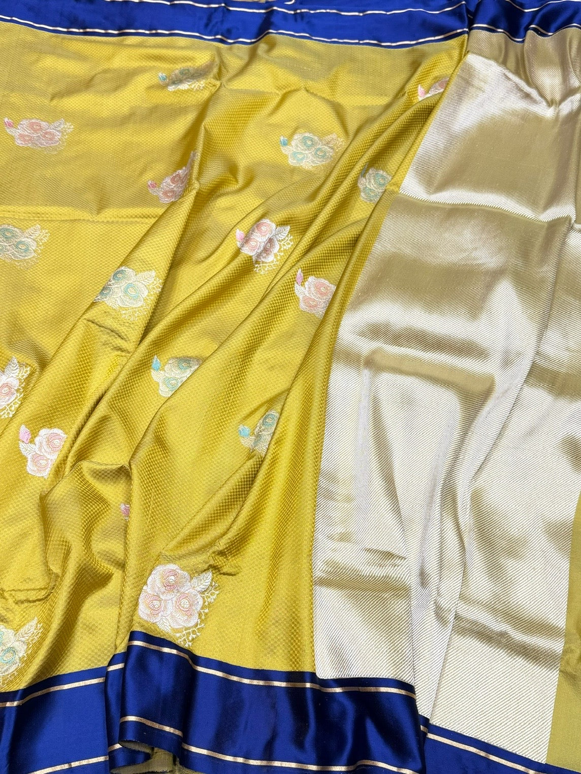 Lemon Yellow Handwoven Pure Banarasi Satin Tanchoi Silk Saree - Image 3