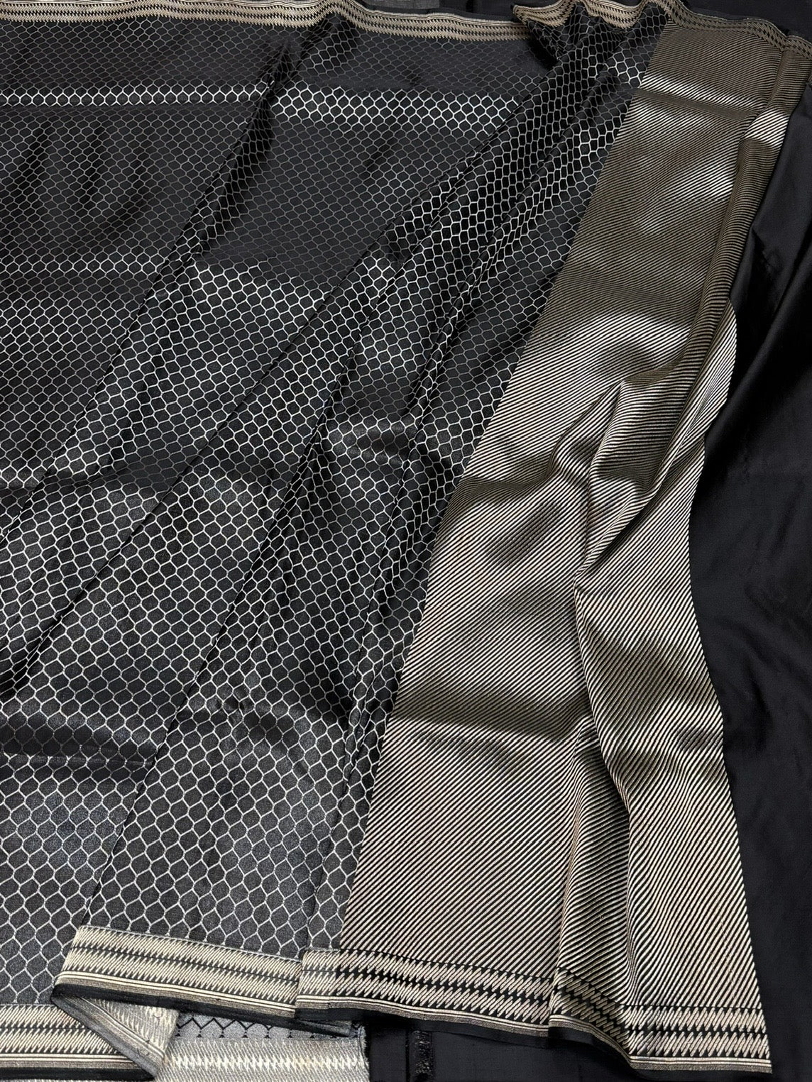 Black Handwoven Banarasi Satin Tanchoi Pure Silk Saree - Image 3
