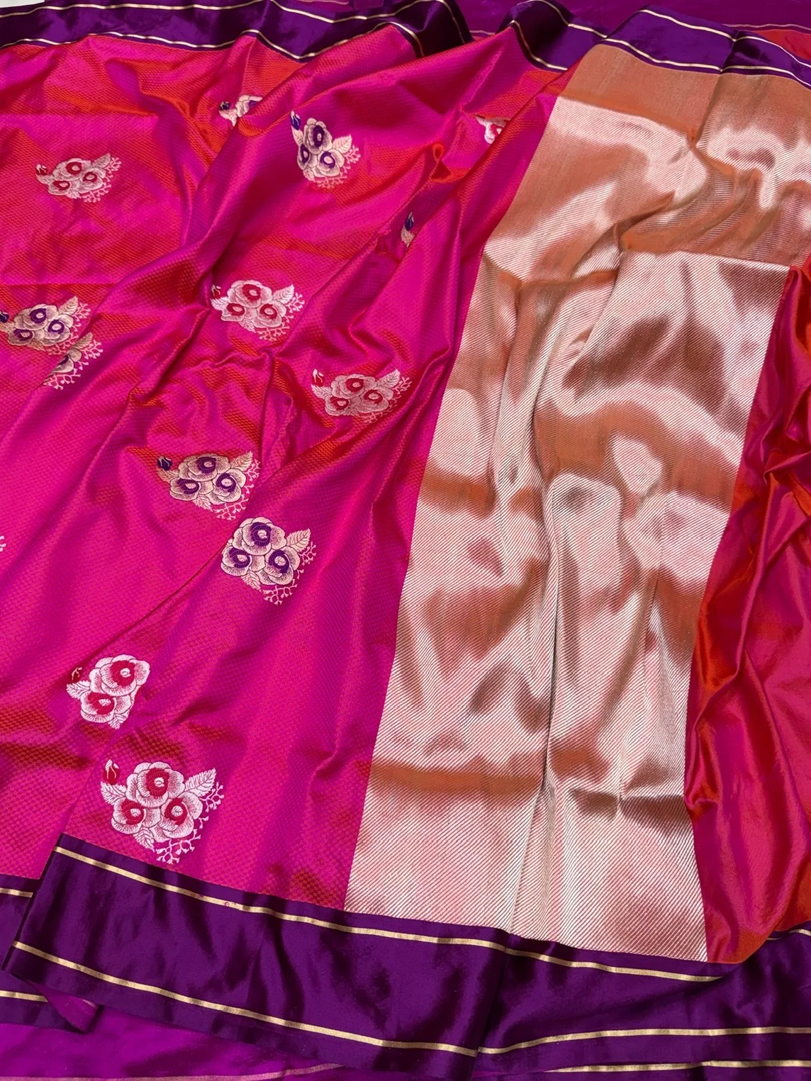 Orangish Pink Handwoven Pure Banarasi Satin Tanchoi Silk Saree - Image 3