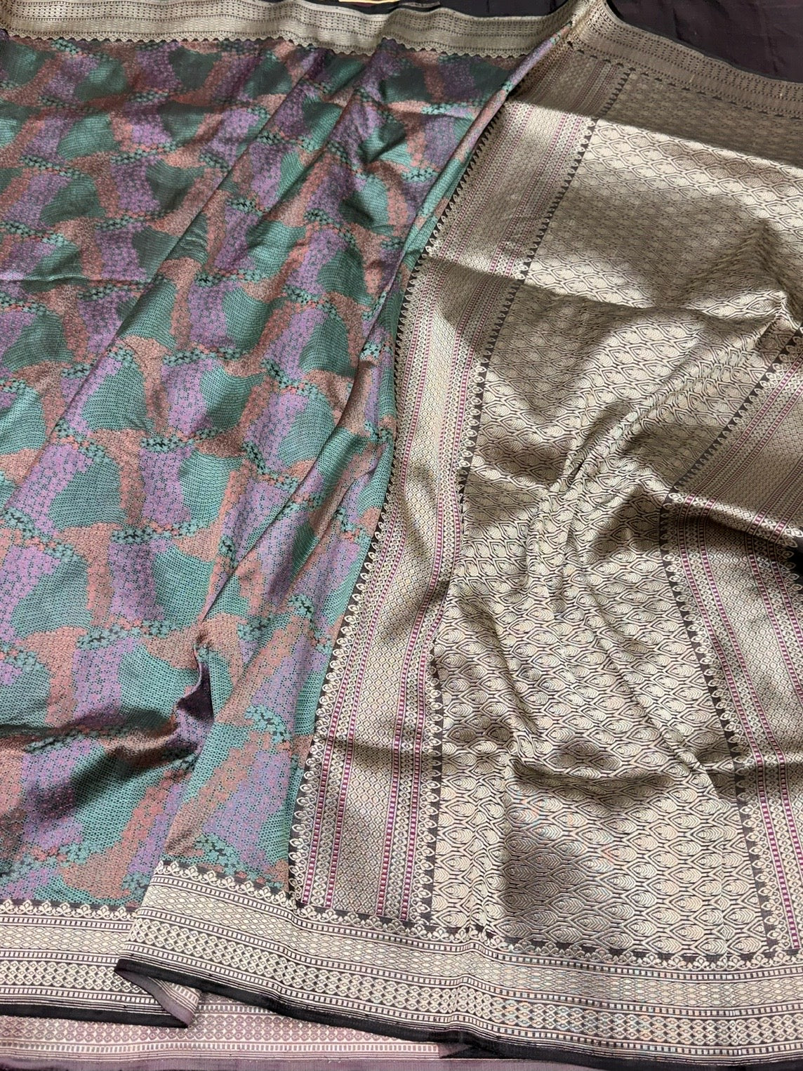 Black Handwoven Pure Banarasi Satin Tanchoi Silk Saree – Kadwa Weave | Authentic Banaras Handloom - Image 3