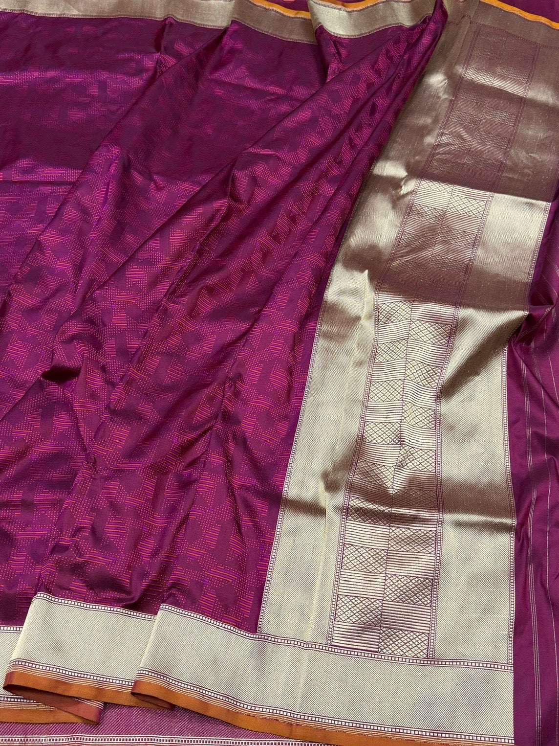Wine Handwoven Pure Banarasi Satin Tanchoi Silk Saree – Kadwa Weave | Authentic Banaras Handloom - Image 3