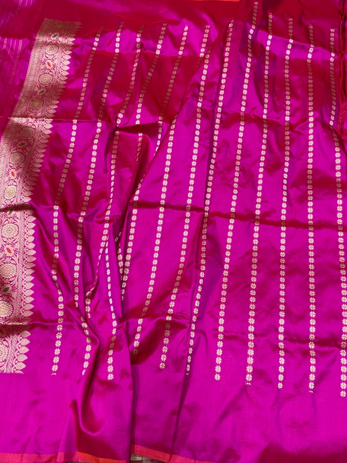 Rani Pink Handwoven Pure Banarasi Silk Saree - Image 2