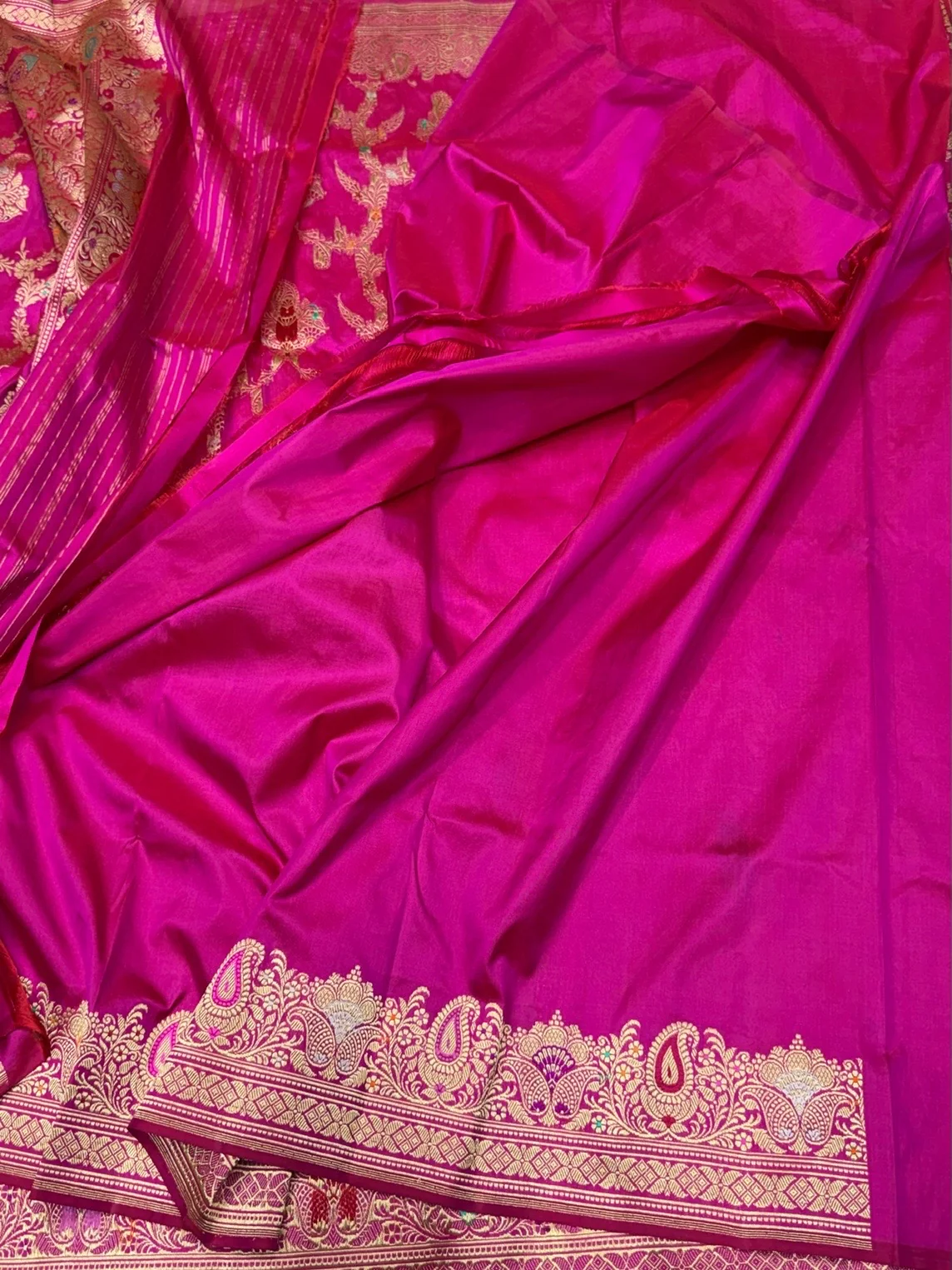 Rani Pink Handwoven Pure Banarasi Silk Saree - Image 2