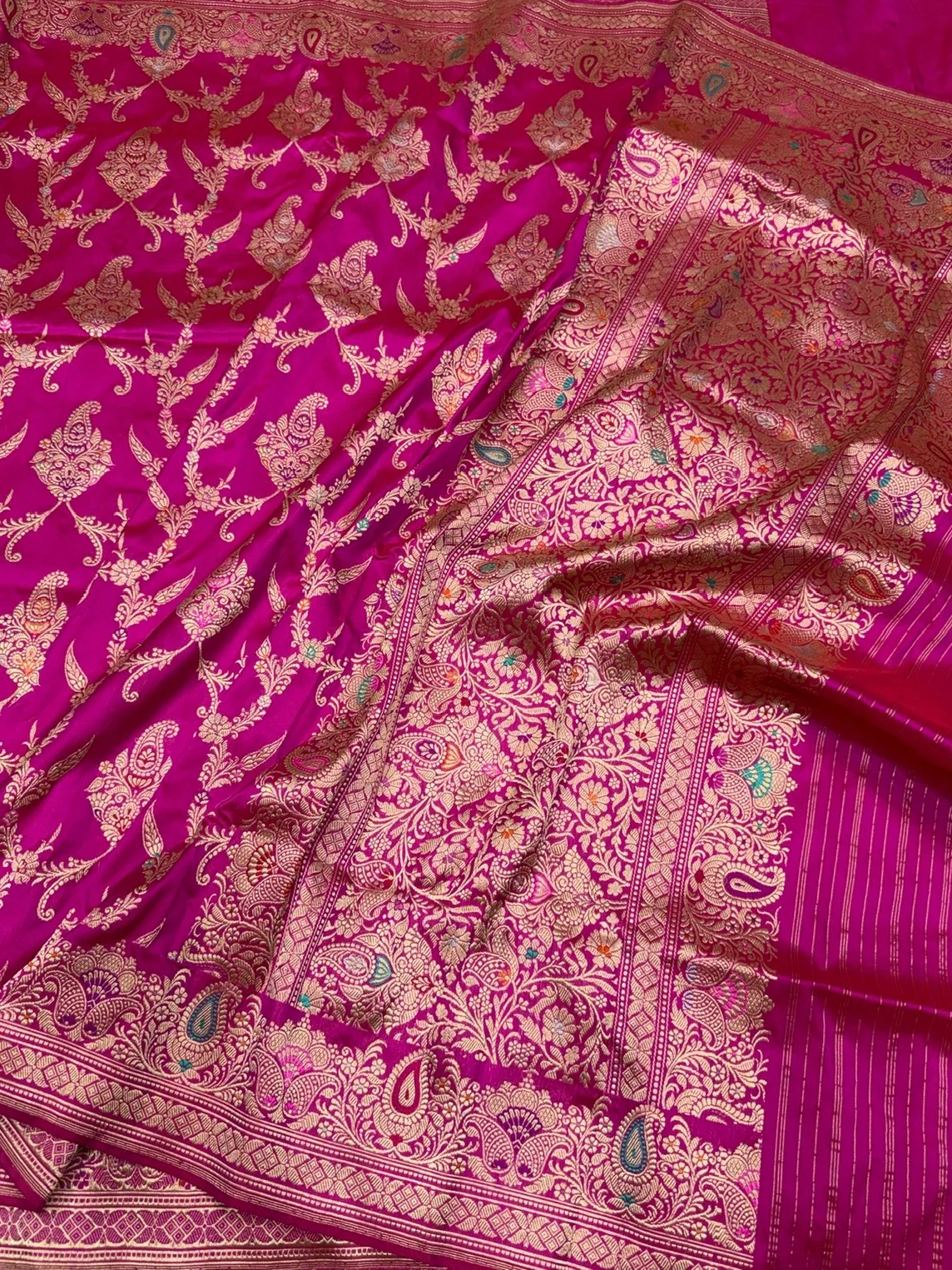 Rani Pink Handwoven Pure Banarasi Silk Saree - Image 3