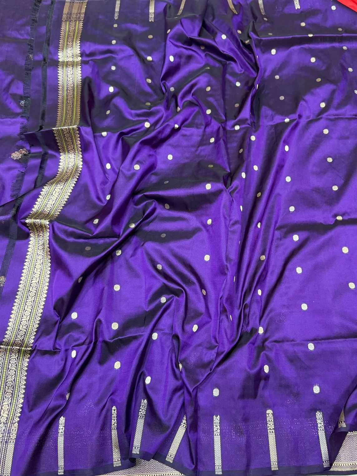 Purple Handwoven Pure Banarasi Silk Saree - Image 2