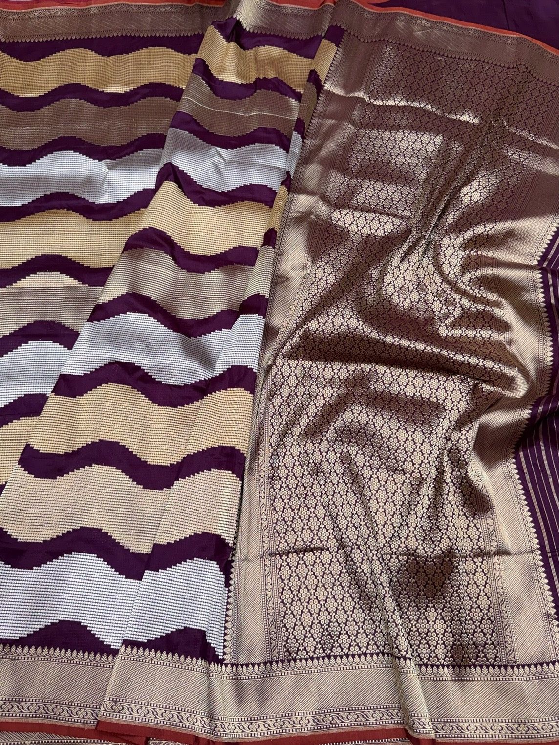 Magenta Handwoven Pure Banarasi Silk Saree | Pure Katan Silk | Kadwa Weave | HMR Handlooms - Image 4