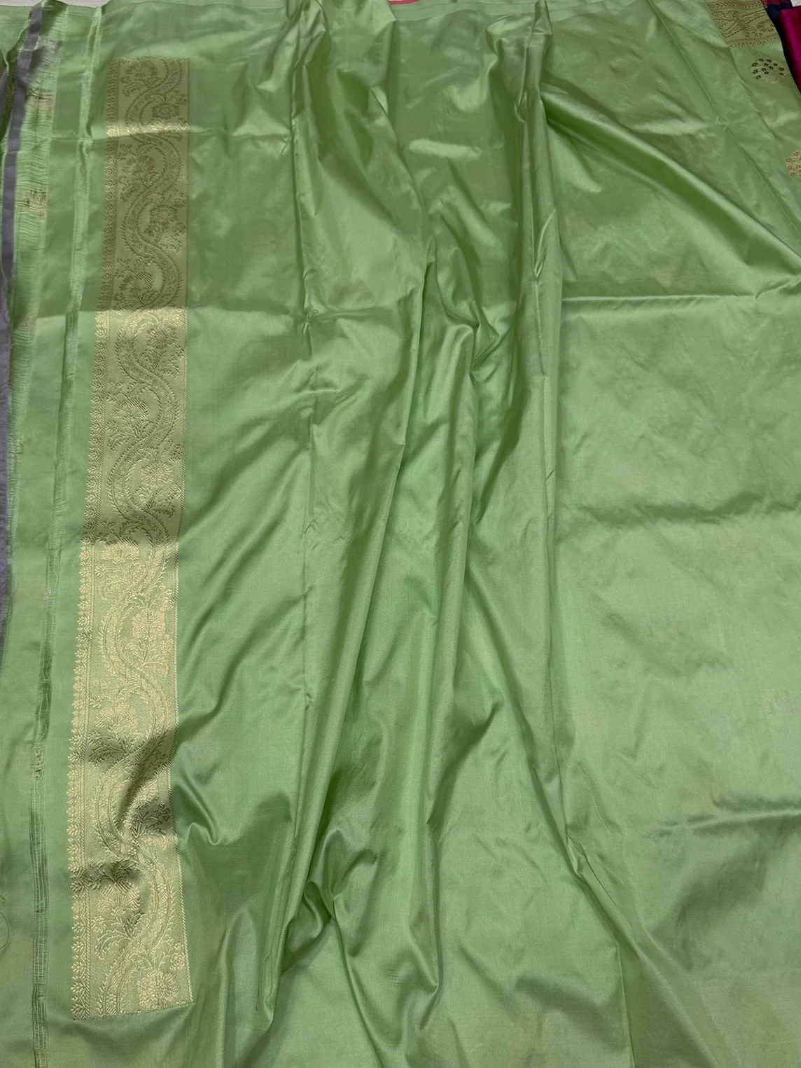 Pista Green Handwoven Pure Banarasi Silk Saree - Image 2