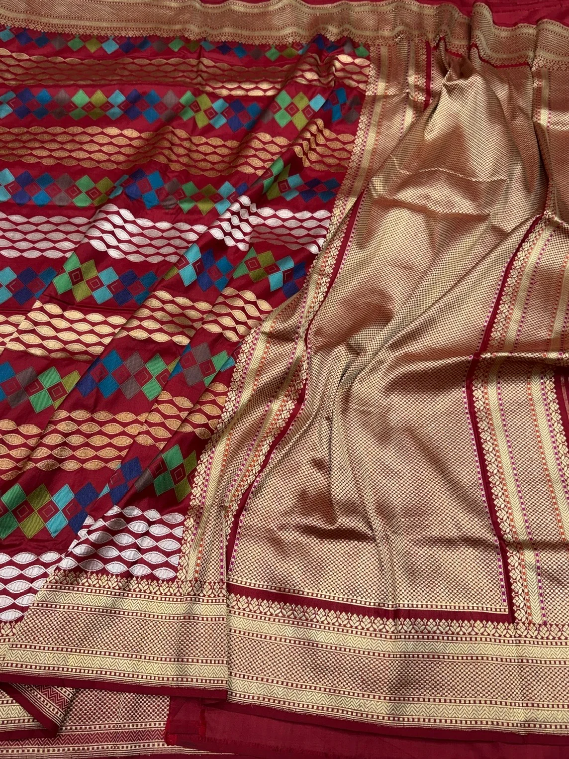 Red Handwoven Pure Banarasi Silk Saree - Image 3