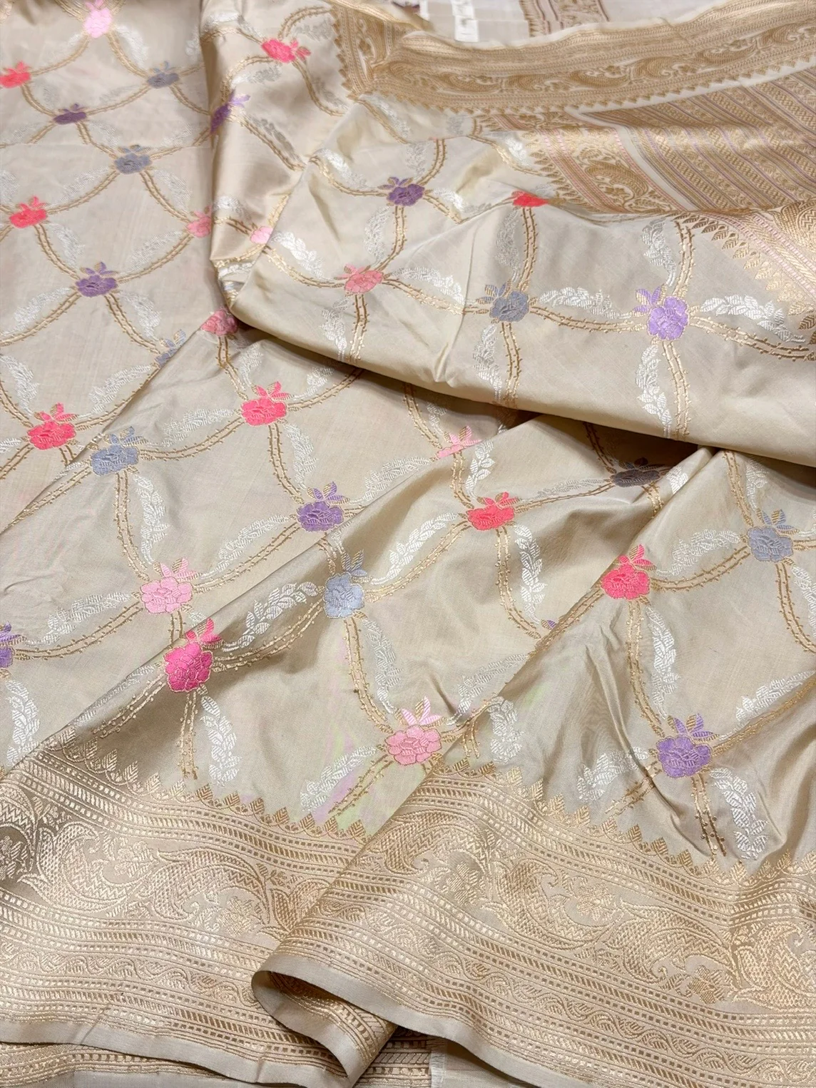 Cream Handwoven Pure Banarasi Silk Saree | Pure Katan Silk | Kadwa Weave | HMR Handlooms