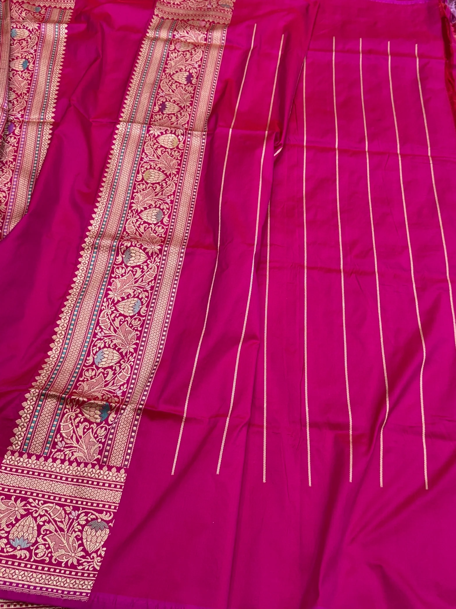 Rani Pink Handwoven Pure Banarasi Silk Saree - Image 2